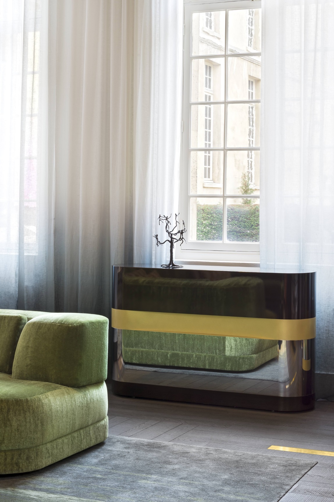 A smart amalgamation of art and design: the console of charles zana Marzorati home design